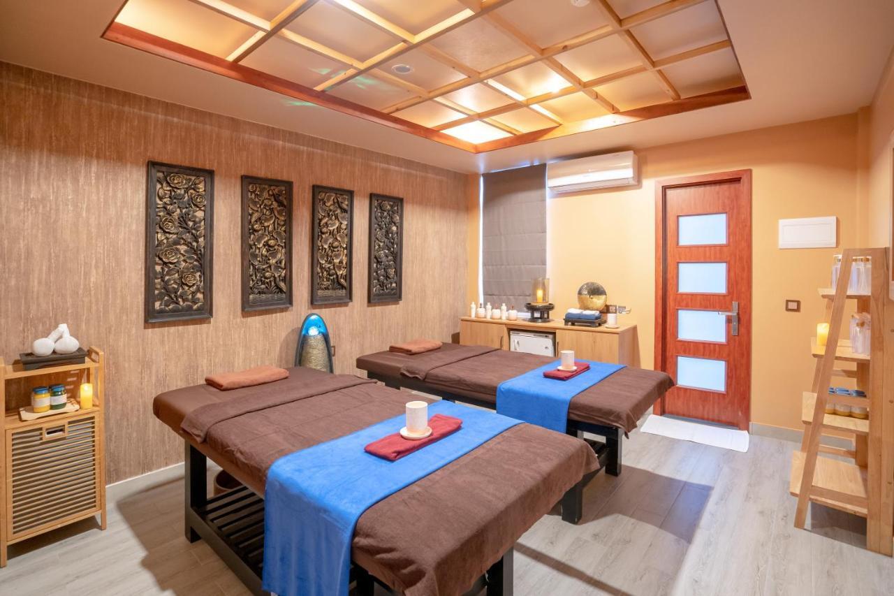 Ayala Oceanview Maldives Hotel Gulhi Bagian luar foto