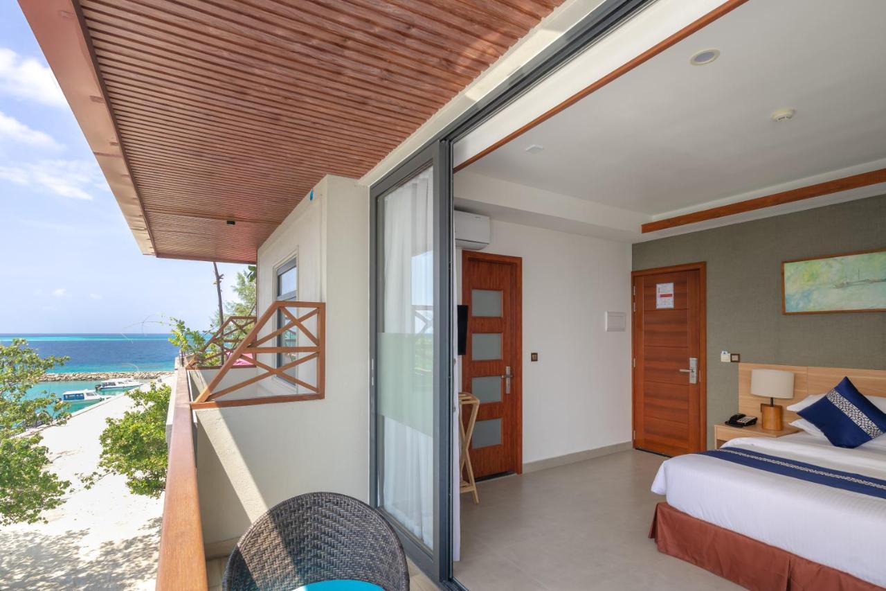 Ayala Oceanview Maldives Hotel Gulhi Bagian luar foto