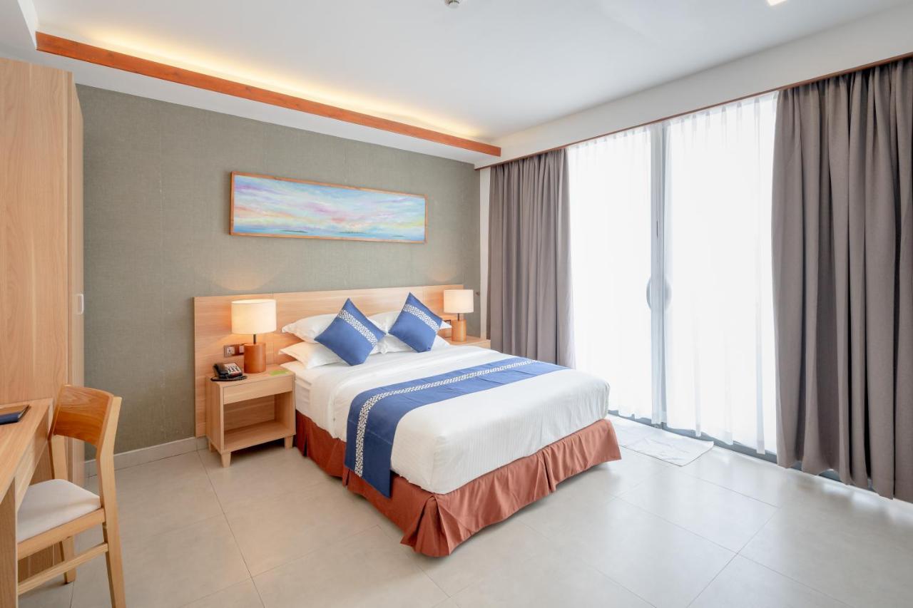 Ayala Oceanview Maldives Hotel Gulhi Bagian luar foto