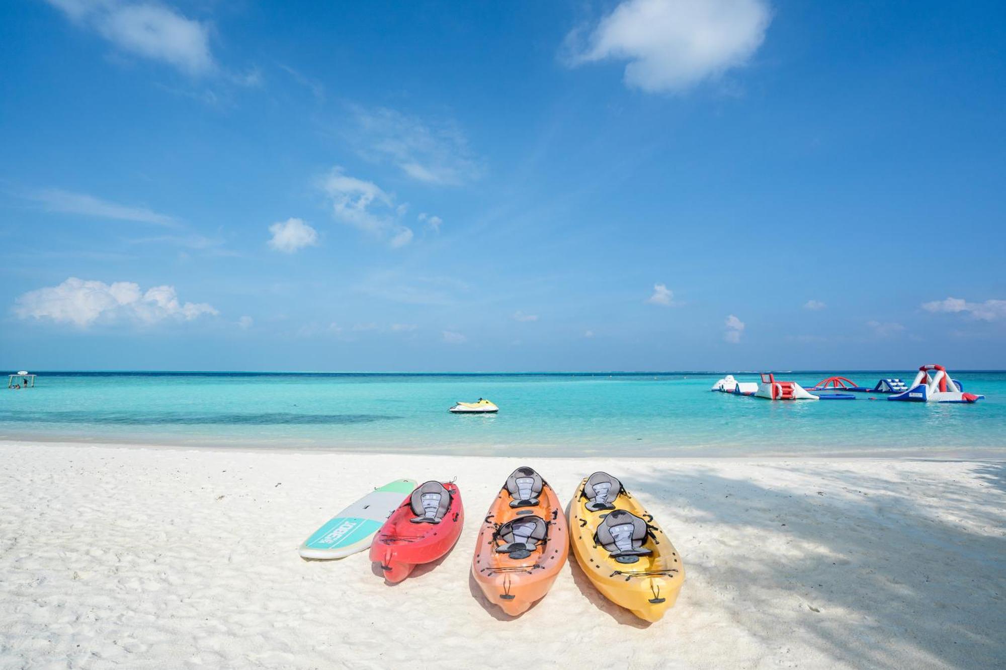 Ayala Oceanview Maldives Hotel Gulhi Bagian luar foto