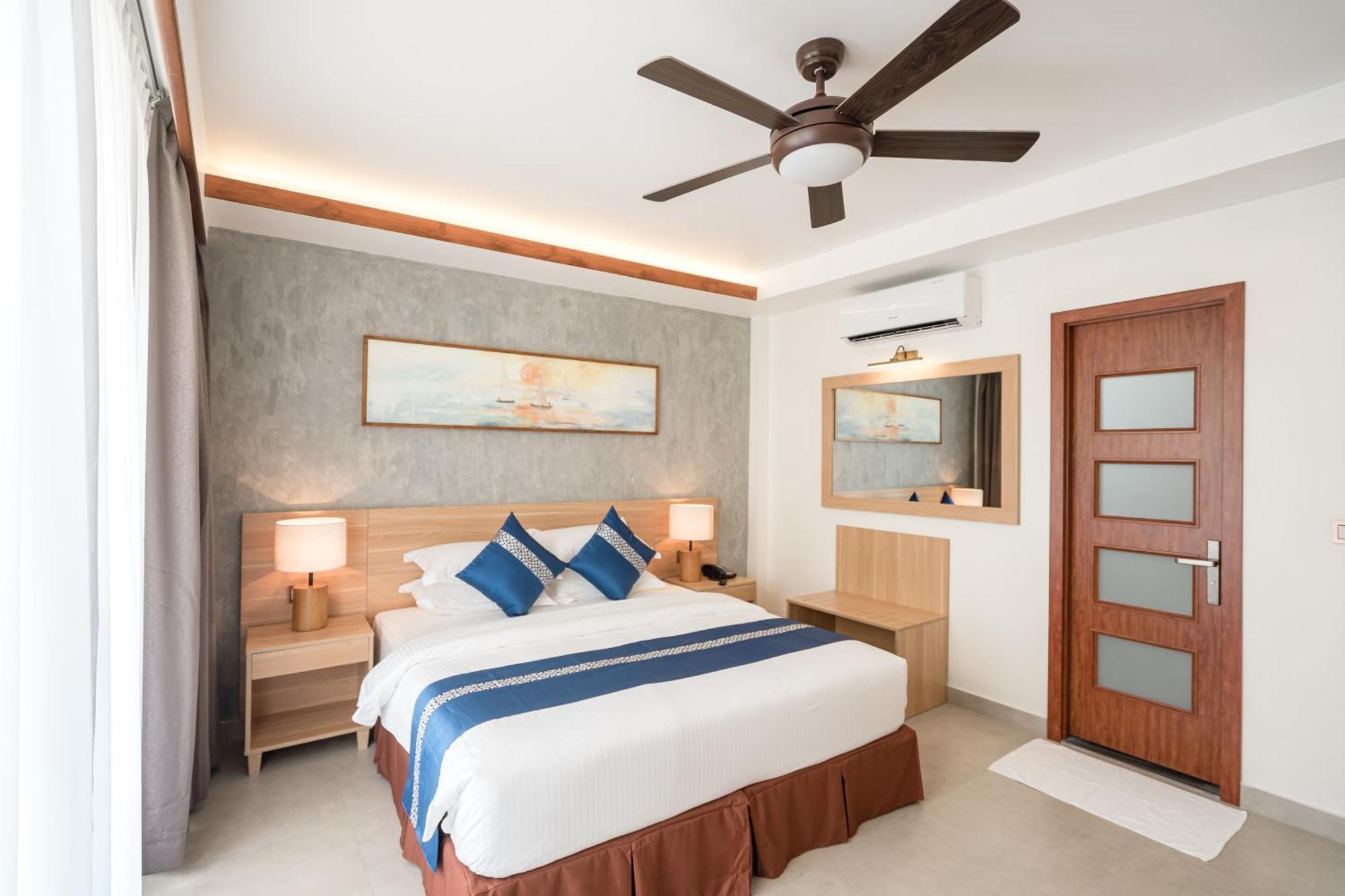 Ayala Oceanview Maldives Hotel Gulhi Bagian luar foto