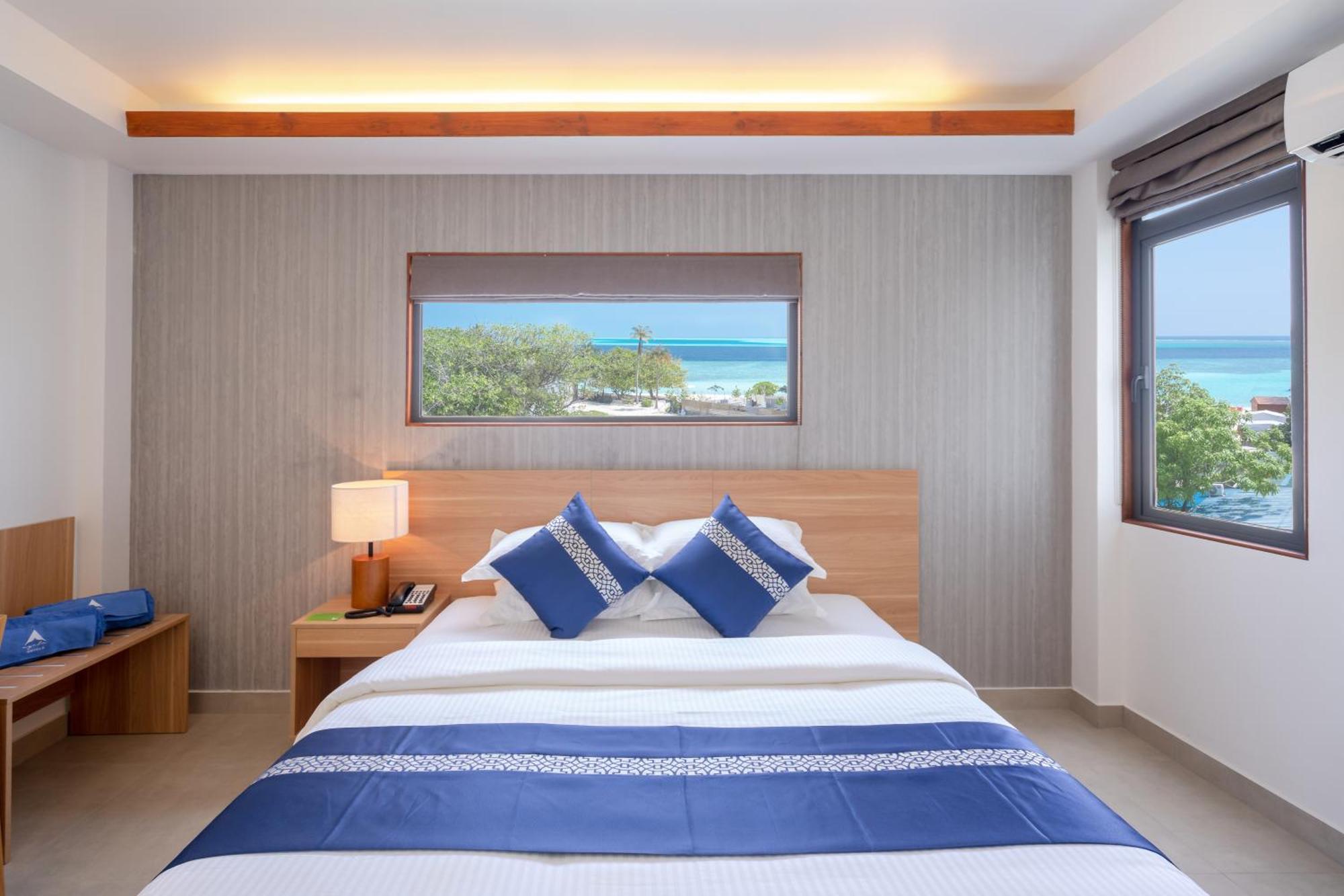 Ayala Oceanview Maldives Hotel Gulhi Bagian luar foto