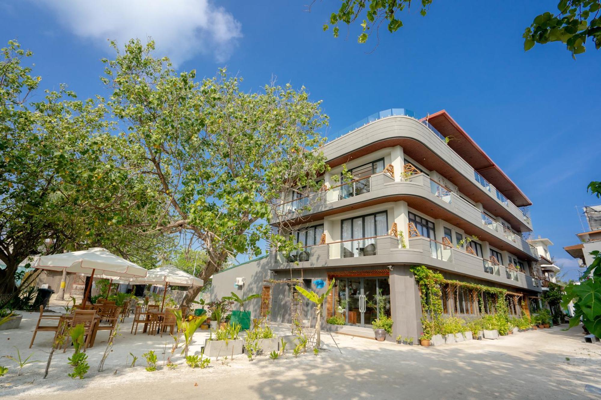 Ayala Oceanview Maldives Hotel Gulhi Bagian luar foto